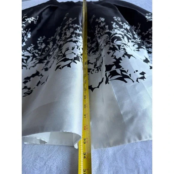 White House Black Market Midi Skirt Black White Size 14 Floral A-Line Romantic - Picture 11 of 12